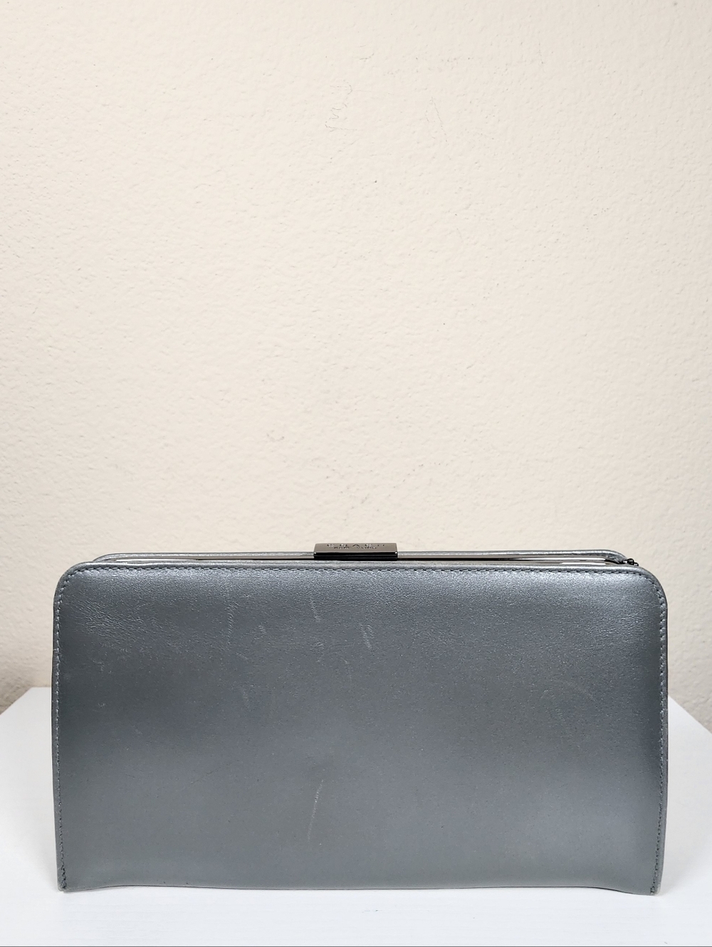Vintage Coach Pearlized Clutch In Gray Nappa Leather - Picture 9 of 12